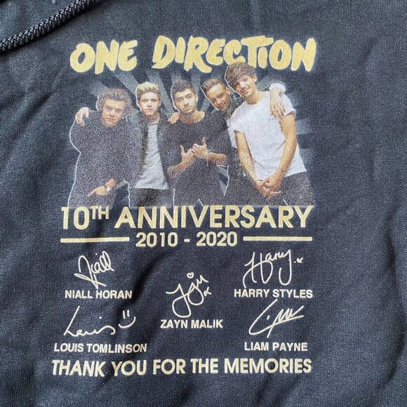One Direction 10th Anniversary 2010-2020 Signature Printed Hoodie - Picture 1 of 5